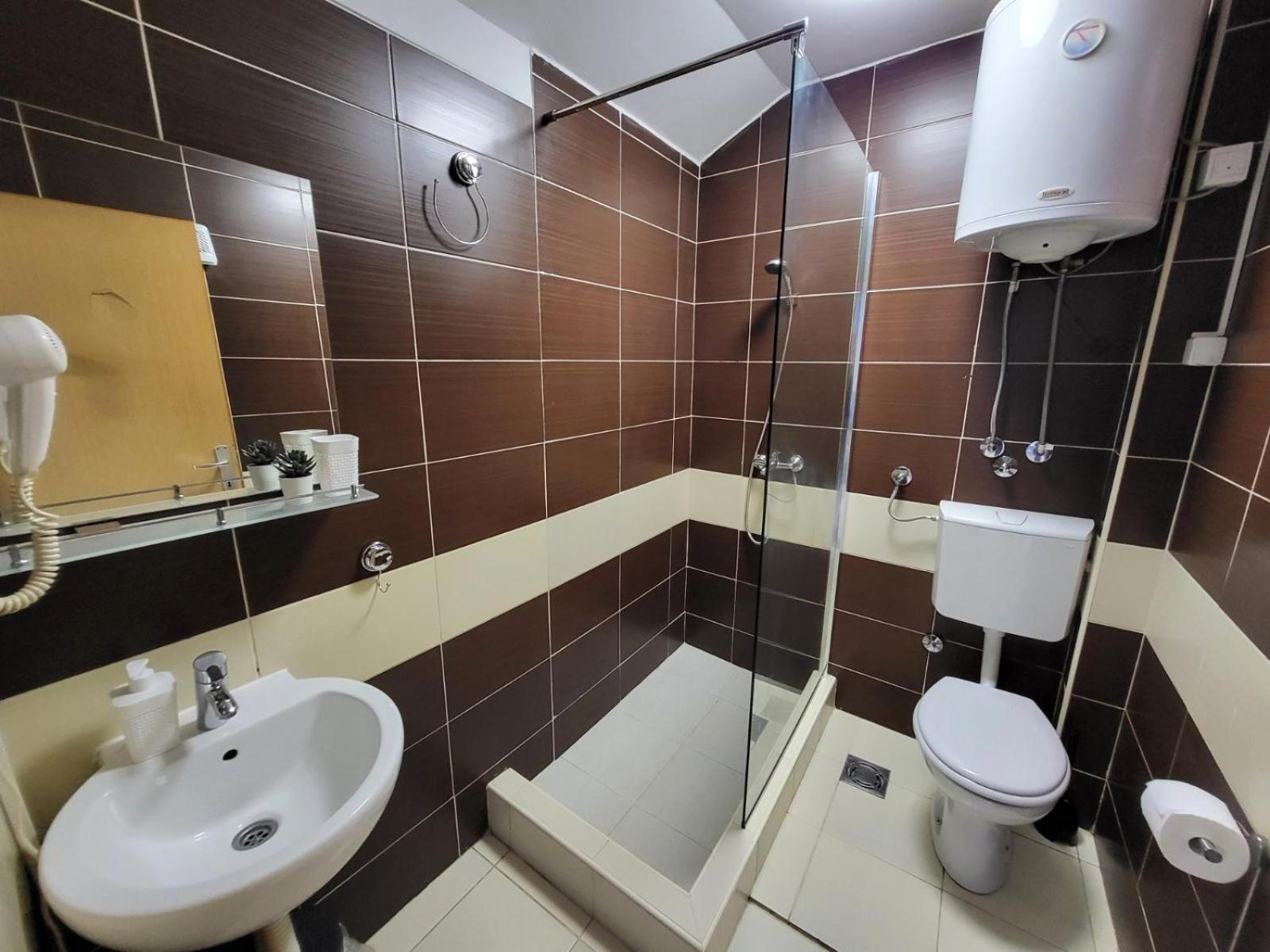 Guesthouse Ozegovic Белград Екстериор снимка