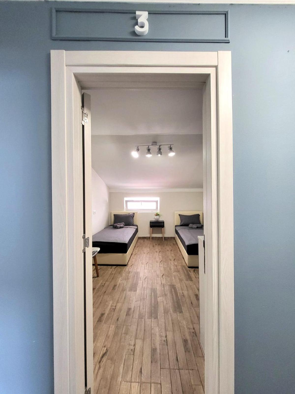 Guesthouse Ozegovic Белград Екстериор снимка