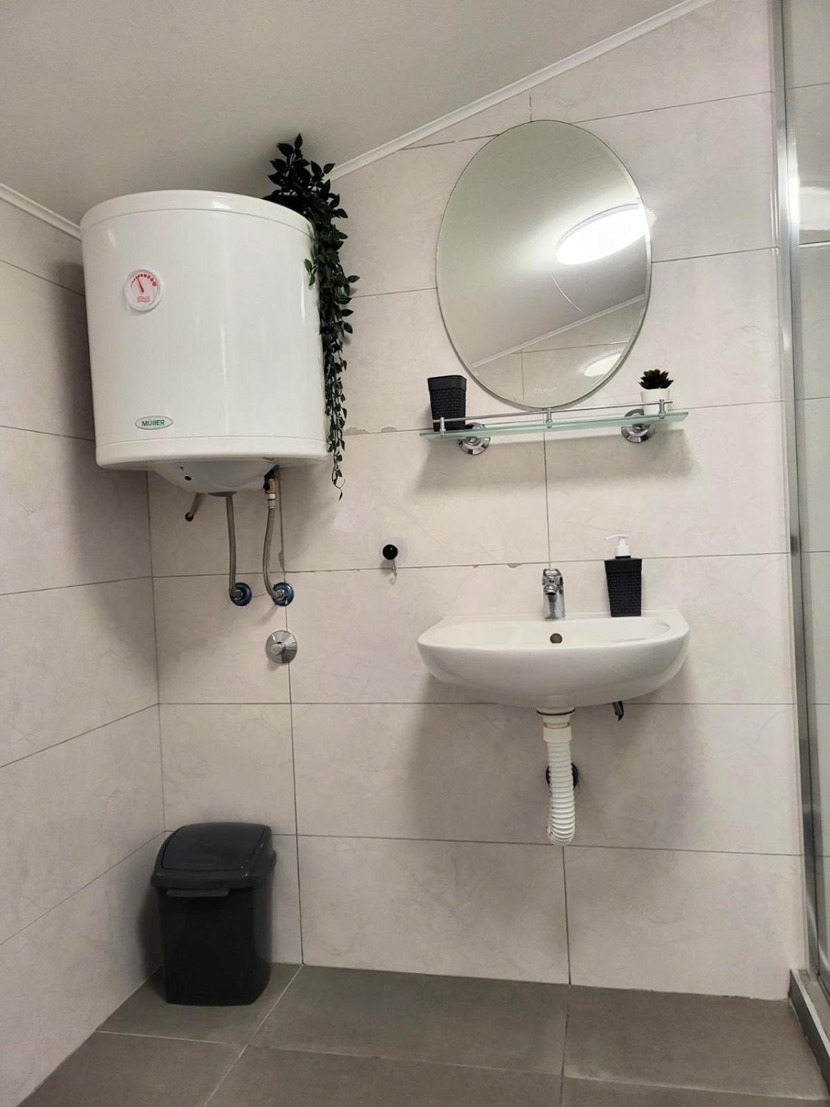 Guesthouse Ozegovic Белград Екстериор снимка