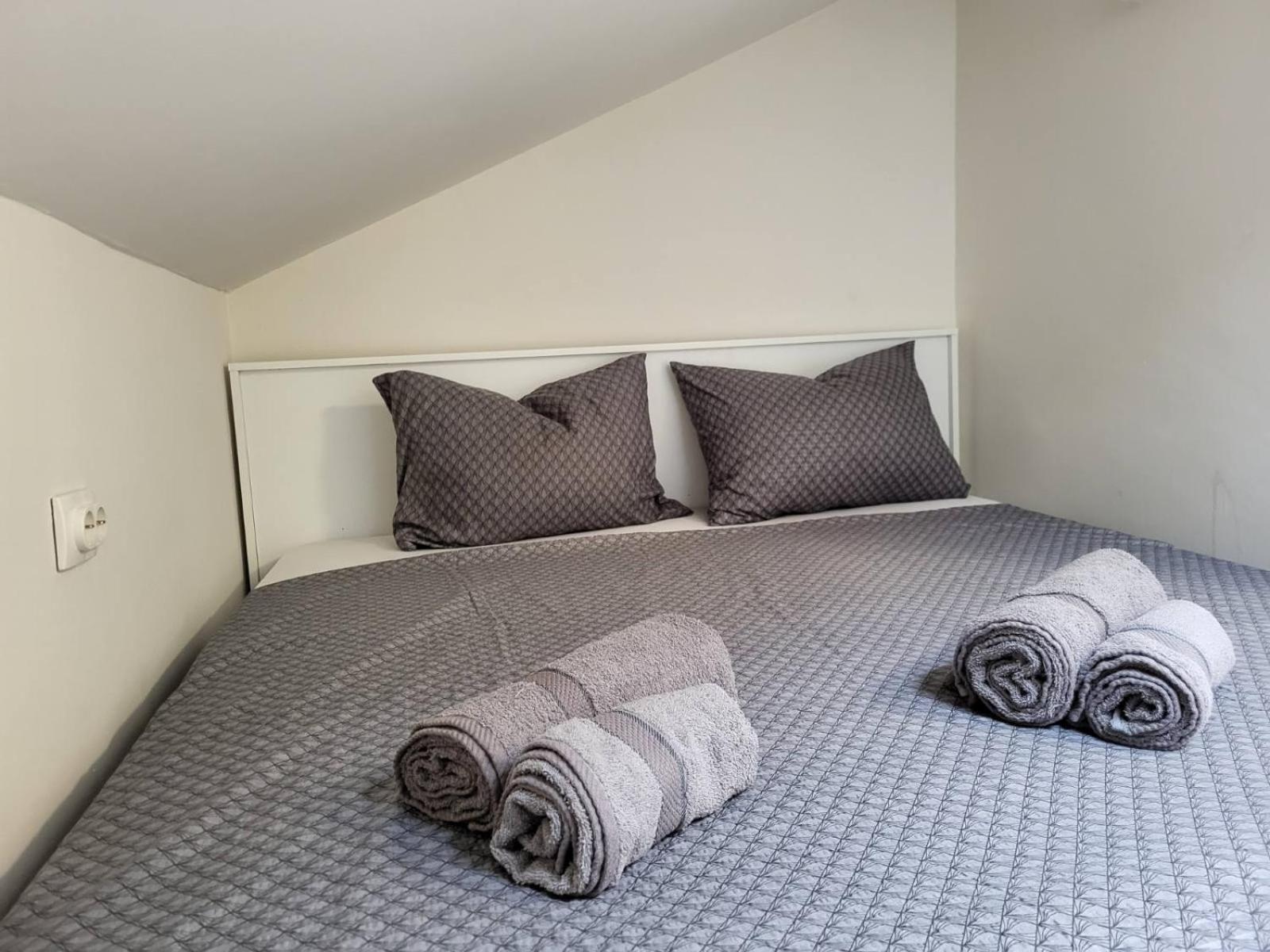 Guesthouse Ozegovic Белград Екстериор снимка